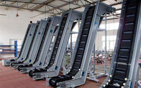 訂購大傾角皮帶輸送機時該注意哪些問題?